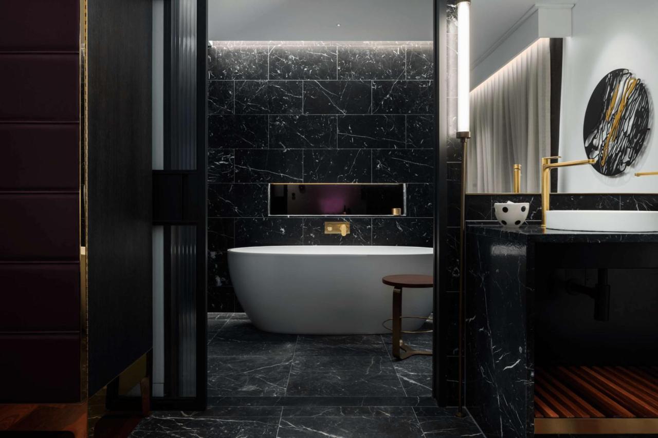 Hotel Qt Perth Exteriér fotografie Bathroom