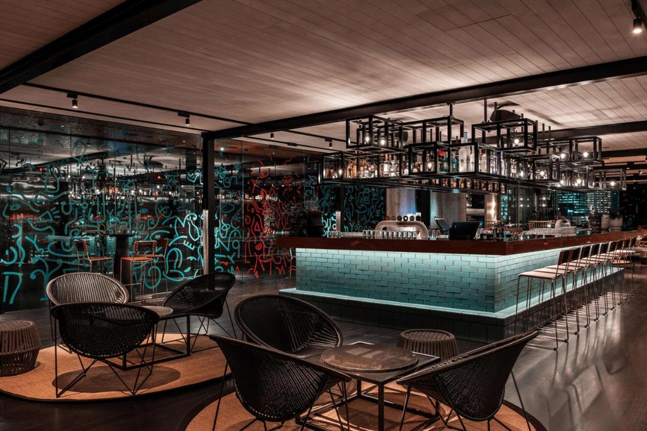 Hotel Qt Perth Exteriér fotografie The bar at the hotel