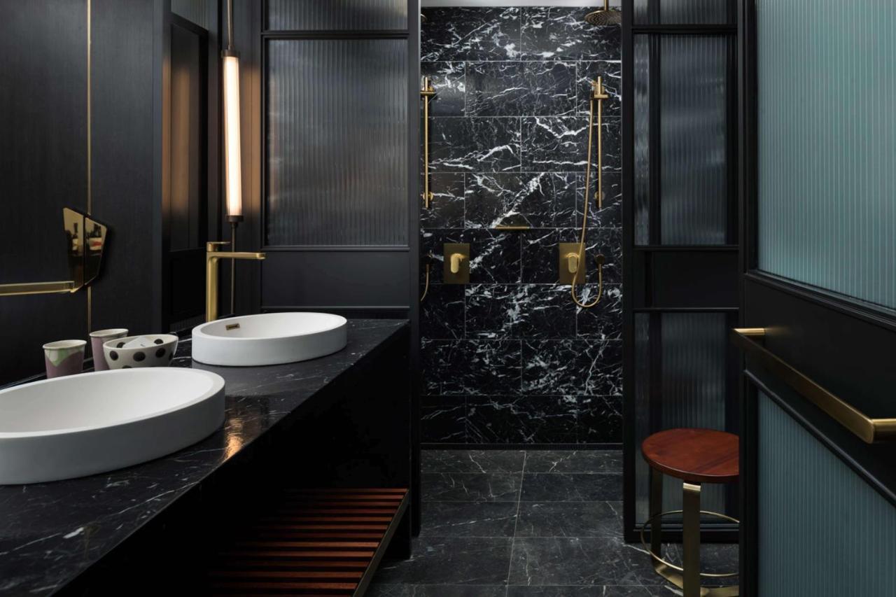 Hotel Qt Perth Exteriér fotografie Bathroom