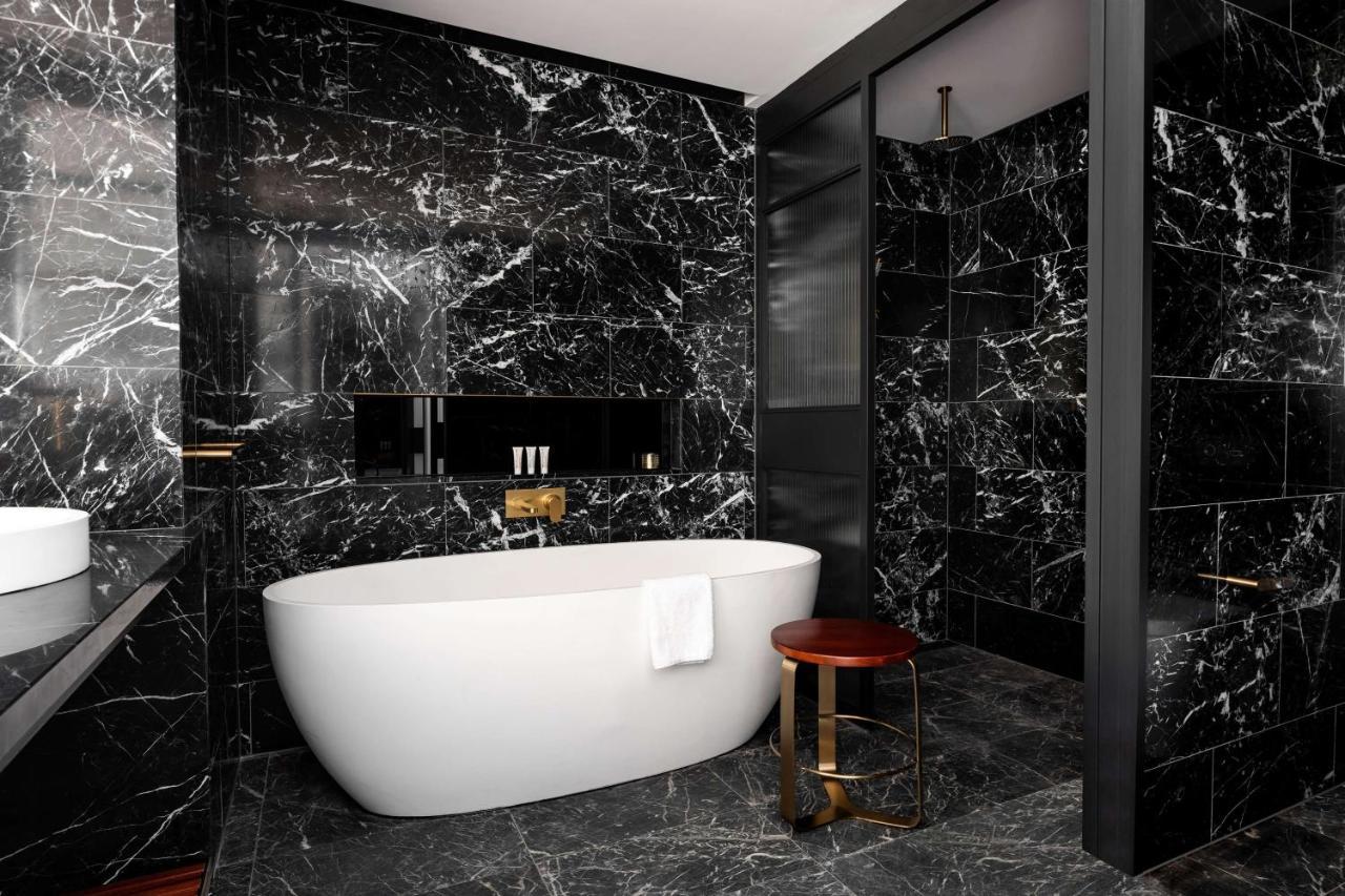 Hotel Qt Perth Exteriér fotografie Bathroom