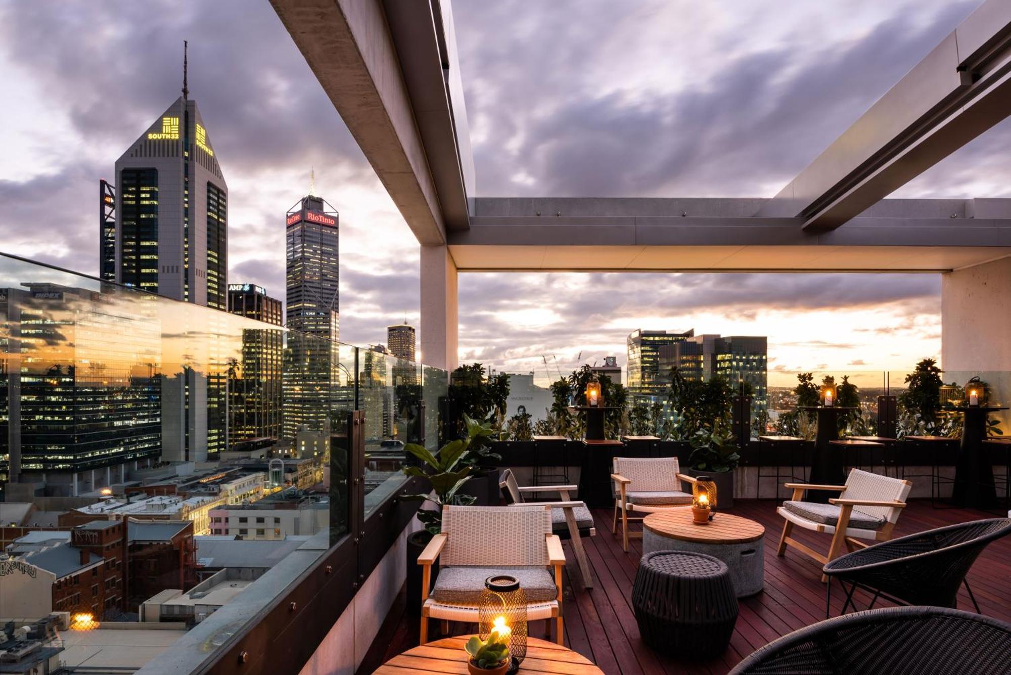Hotel Qt Perth Exteriér fotografie The Terrace at the Crown Towers